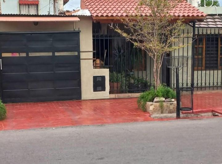 Casa · 180m² · 5 Ambientes · 1 Cochera