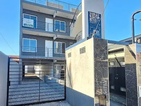 PH en Venta en Castelar Norte, Castelar