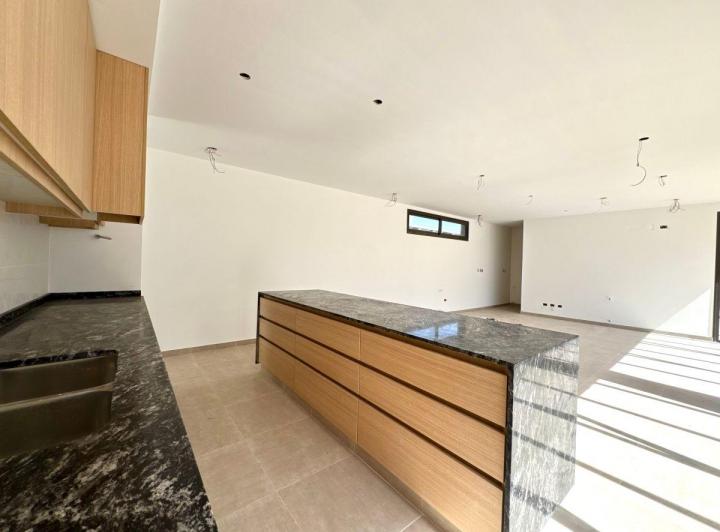 Casa · 160m² · 5 Ambientes · 2 Cocheras