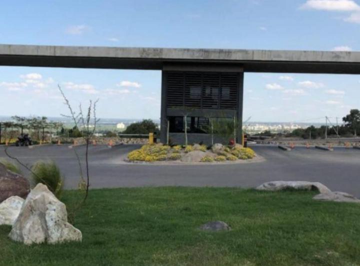 Terreno · 300m²