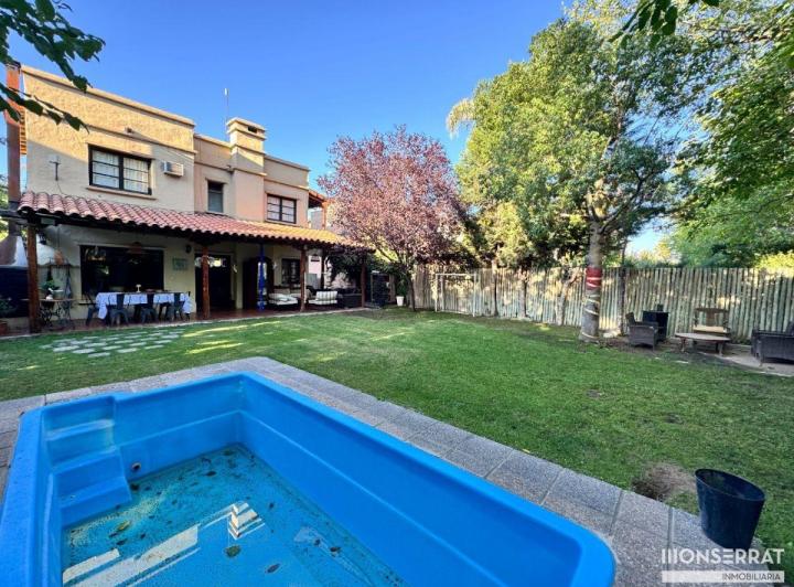 Casa · 195m² · 4 Ambientes · 2 Cocheras
