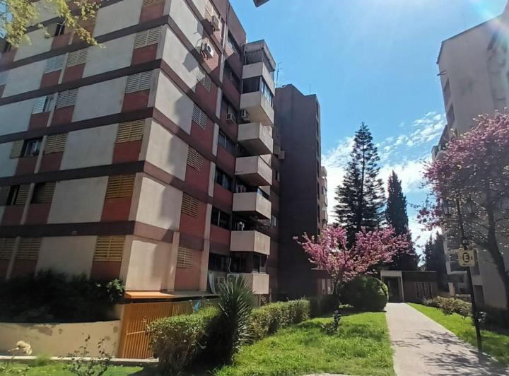 Departamento · 90m² · 4 Ambientes · 1 Cochera