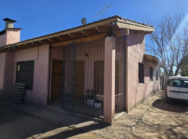 Casa · 450m² · 4 Ambientes · 1 Cochera