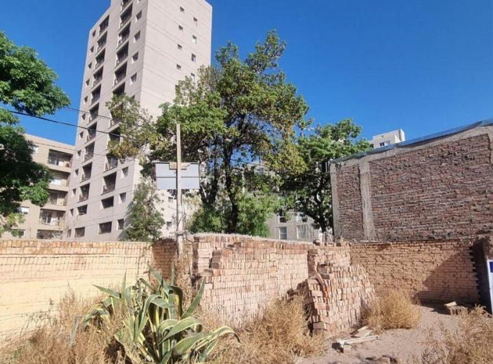 Terreno · 1038m²
