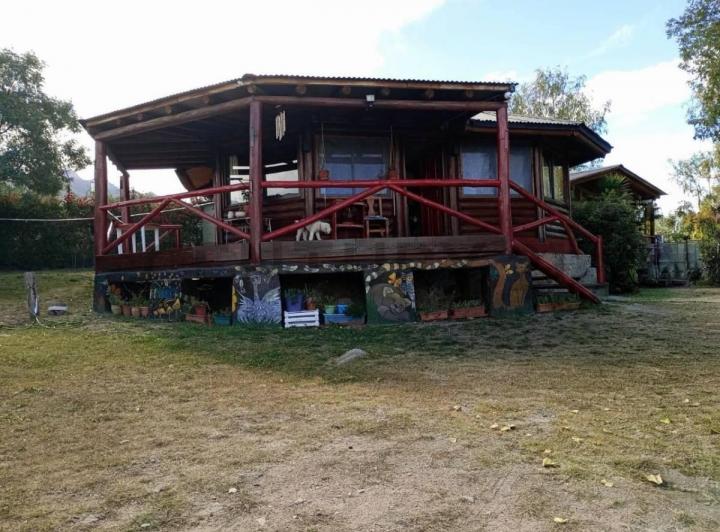 Casa · 240m² · 4 Dormitorios · 3 Cocheras