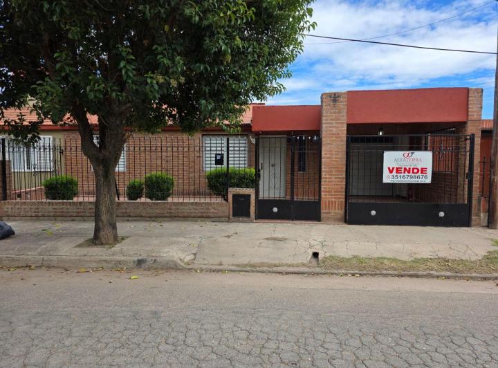 Casa · 131m² · 5 Ambientes · 1 Cochera