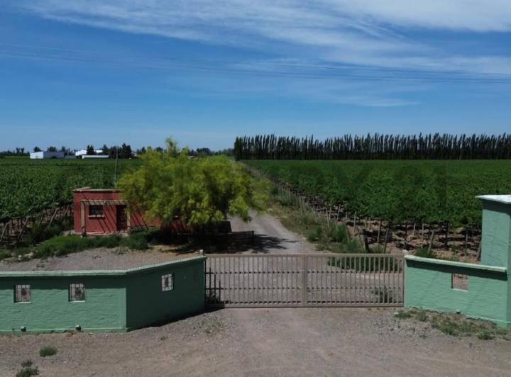 Bodega-Galpón · 1600m² · 2 Ambientes · 10 Cocheras