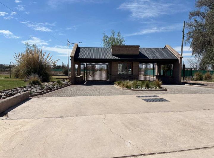 Terreno · 958m²