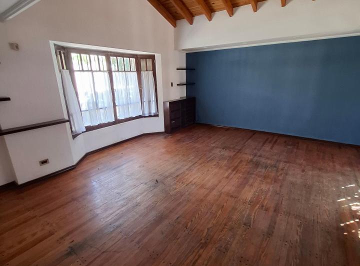 Casa · 197m² · 5 Ambientes · 2 Cocheras
