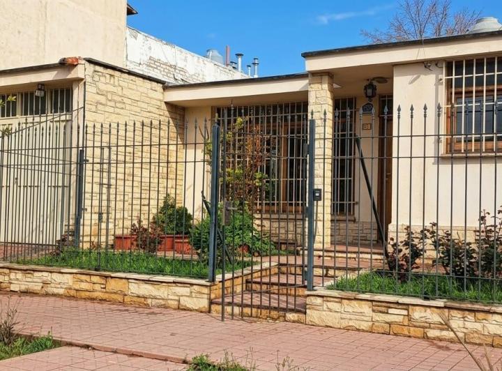 Casa · 138m² · 4 Ambientes · 2 Cocheras
