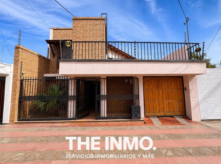 Casa · 298m² · 9 Ambientes · 1 Cochera