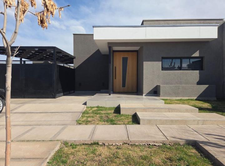 Casa · 160m² · 6 Ambientes · 1 Cochera
