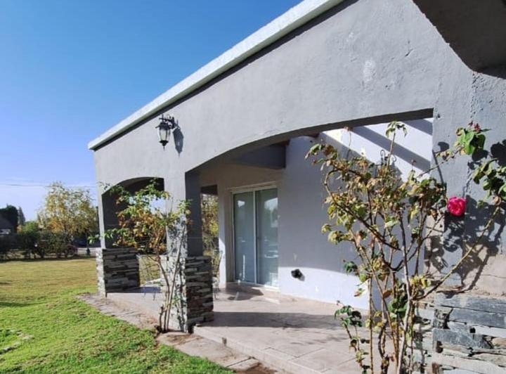 Casa · 344m² · 6 Ambientes · 2 Cocheras