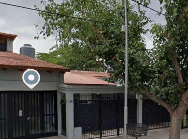 Casa · 163m² · 7 Ambientes · 1 Cochera