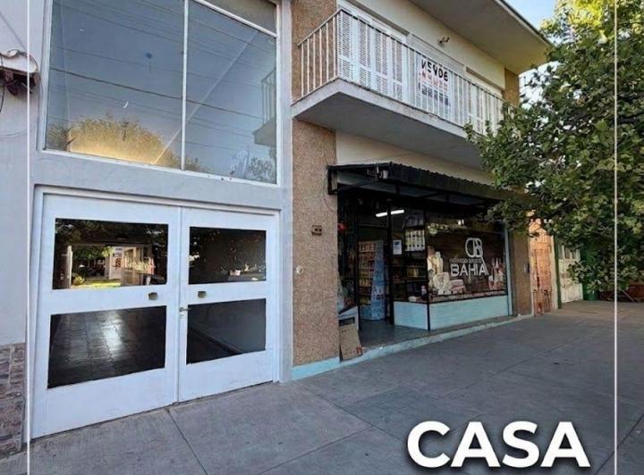 Casa · 344m² · 6 Ambientes · 1 Cochera