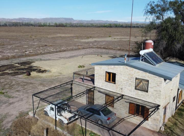 Campo · 5 Ambientes · 2 Cocheras