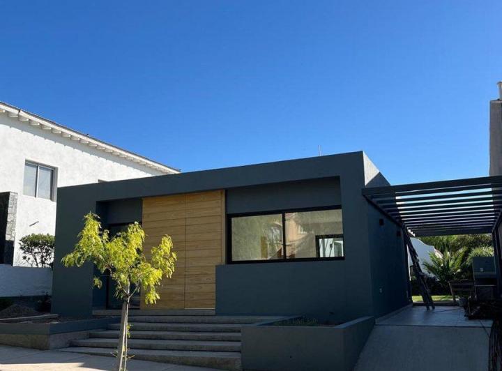 Casa · 140m² · 4 Ambientes · 1 Cochera