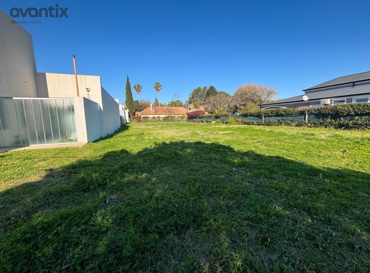 Terreno · 936m²