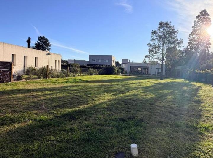 Terreno · 826m²