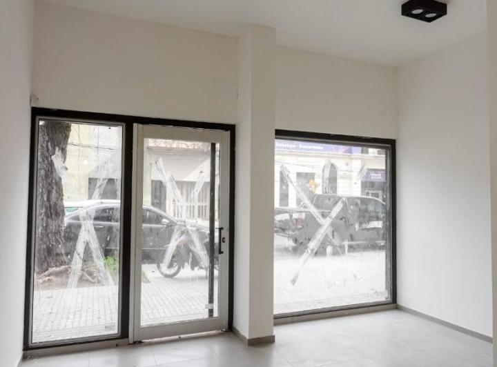 Local comercial · 33m² · 1 Ambiente · 5 Cocheras