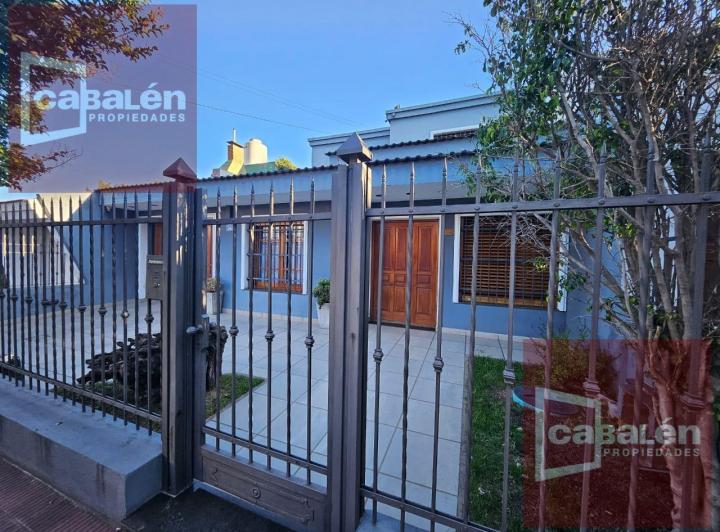 Casa · 280m² · 10 Ambientes · 2 Cocheras