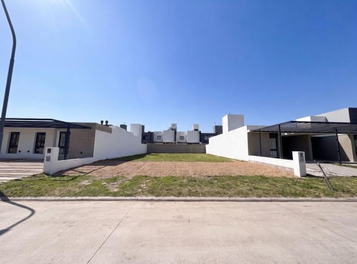 Terreno · 364m²