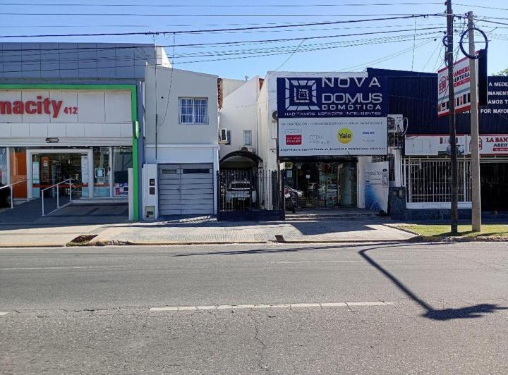 Local comercial · 300m² · 5 Ambientes · 3 Cocheras