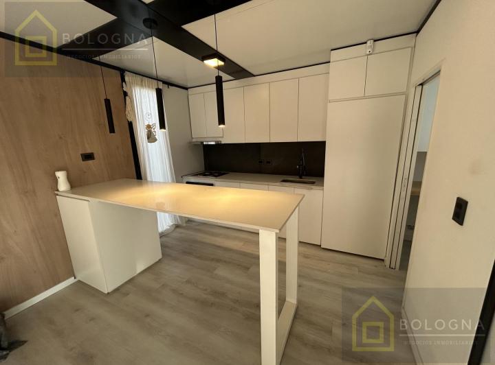 Casa · 70m² · 2 Ambientes · 3 Cocheras