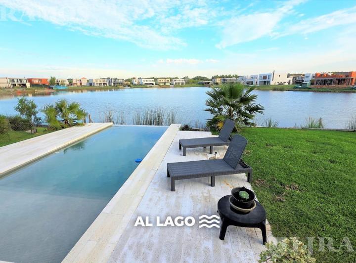 Casa · 190m² · 6 Ambientes · 4 Cocheras