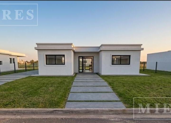 Casa · 140m² · 4 Ambientes