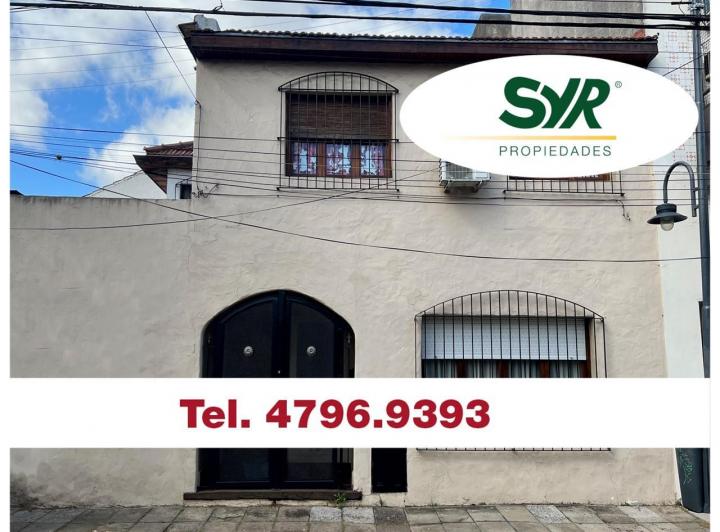 Casa · 220m² · 6 Ambientes · 2 Cocheras