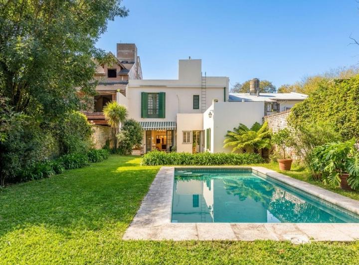 Casa · 248m² · 7 Ambientes · 1 Cochera