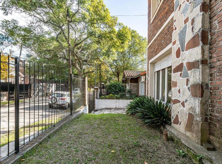 Casa · 130m² · 3 Ambientes · 2 Cocheras