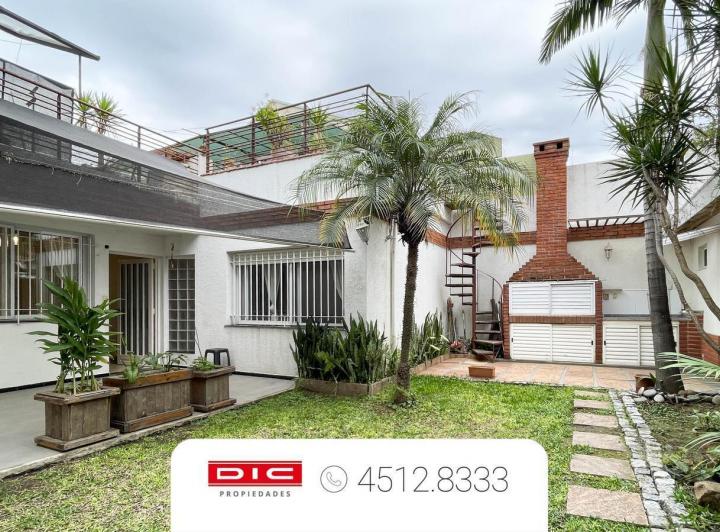 Casa · 160m² · 4 Ambientes · 2 Cocheras
