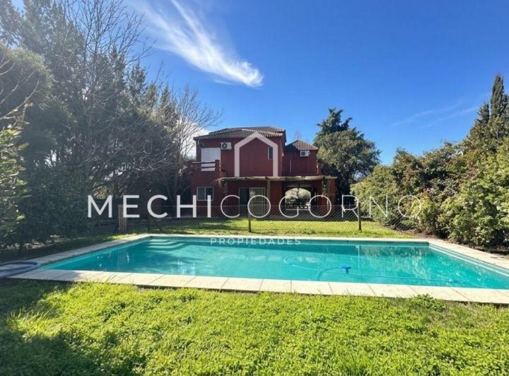 Casa · 143m² · 4 Ambientes · 3 Cocheras