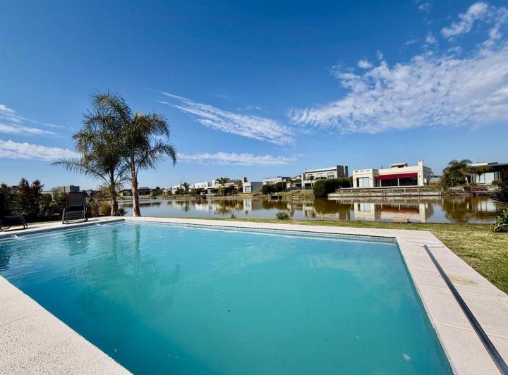 Casa · 125m² · 4 Ambientes · 1 Cochera