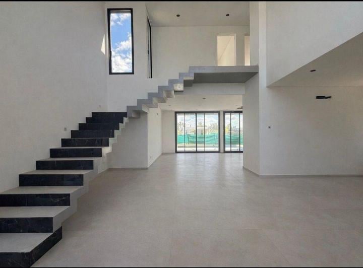 Casa · 200m² · 6 Ambientes