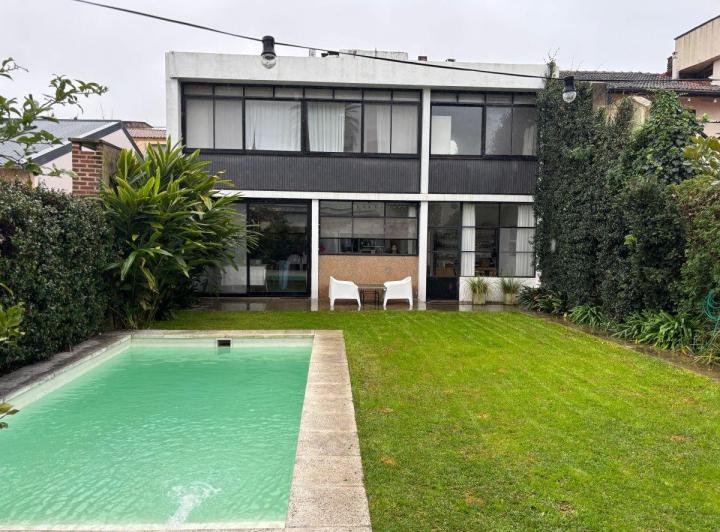 Casa · 190m² · 5 Ambientes · 1 Cochera