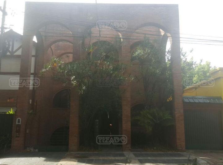 Casa · 380m² · 5 Ambientes · 1 Cochera