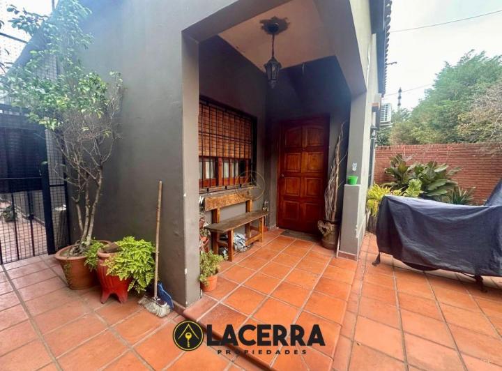Casa · 160m² · 4 Ambientes · 2 Cocheras