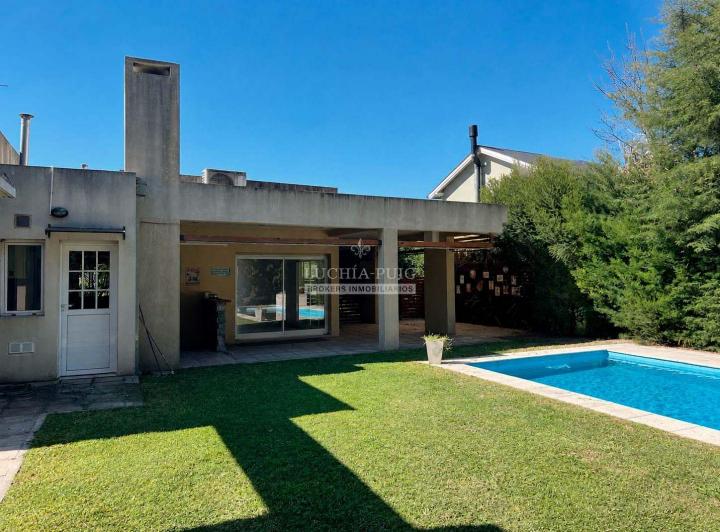 Casa · 172m² · 4 Ambientes · 2 Cocheras