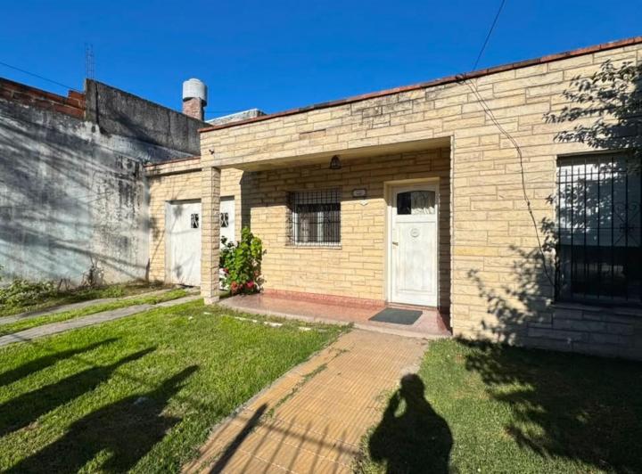 Casa · 65m² · 3 Ambientes · 2 Cocheras