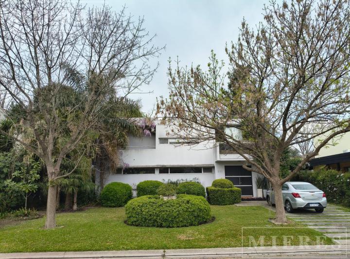 Casa · 181m² · 6 Ambientes