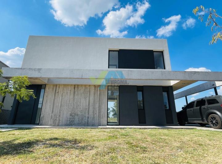 Casa · 190m² · 4 Ambientes · 2 Cocheras