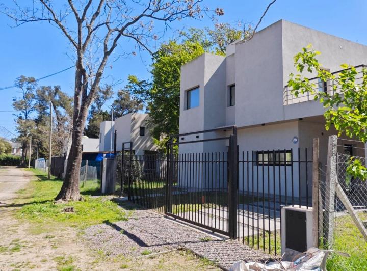 Casa · 112m² · 4 Ambientes · 1 Cochera