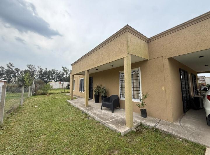 Casa · 130m² · 4 Ambientes · 3 Cocheras