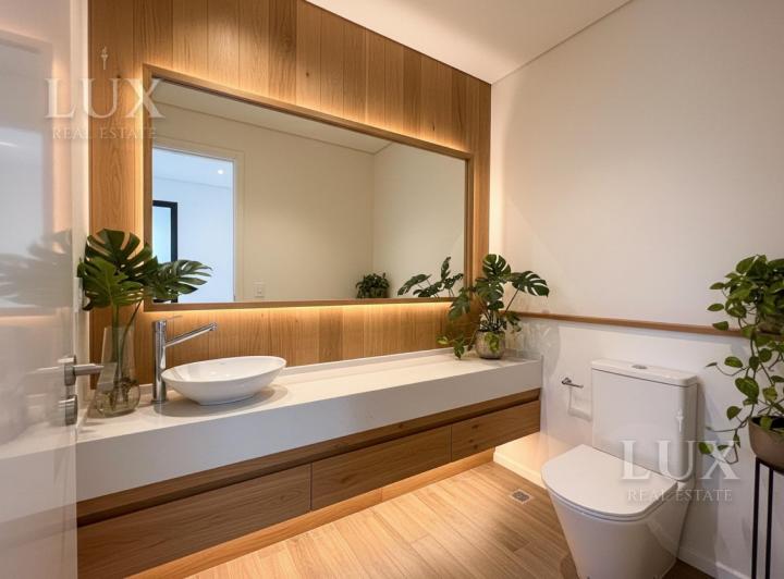 Casa · 183m² · 4 Ambientes · 3 Cocheras