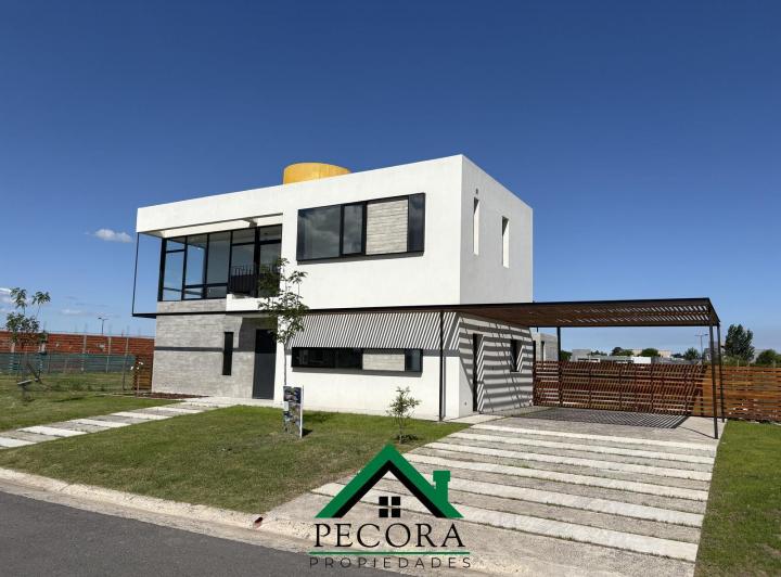 Casa · 175m² · 4 Ambientes · 2 Cocheras