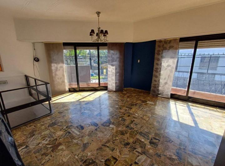 Casa · 165m² · 3 Ambientes · 1 Cochera