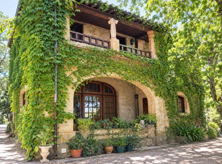 Casa · 230m² · 6 Ambientes